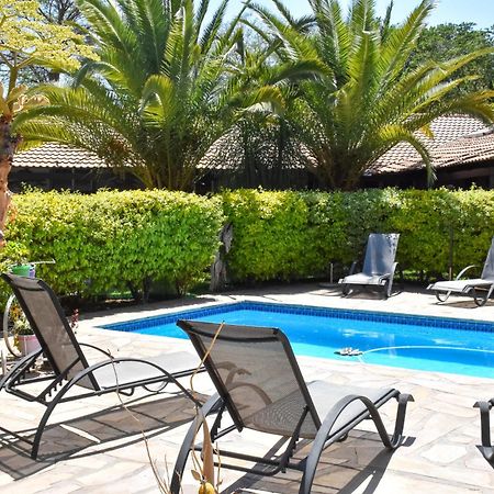 Kamaku Guesthouse Cc Otjiwarongo Buitenkant foto