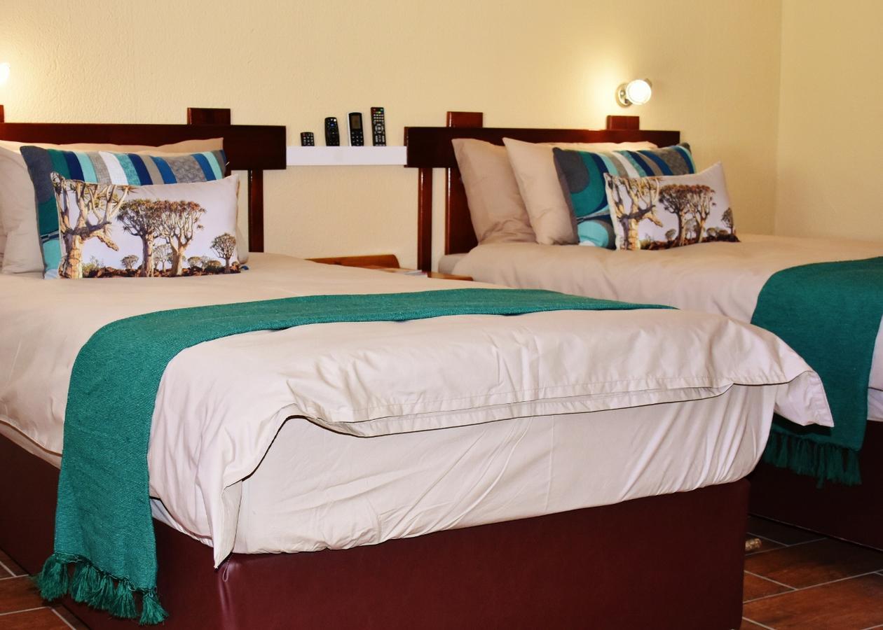 Kamaku Guesthouse Cc Otjiwarongo Buitenkant foto