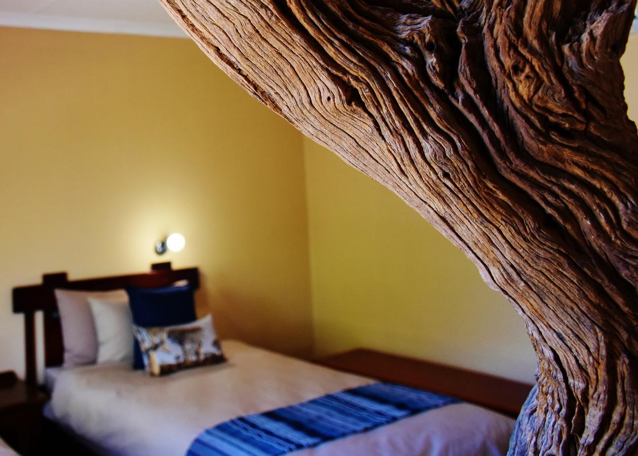 Kamaku Guesthouse Cc Otjiwarongo Buitenkant foto