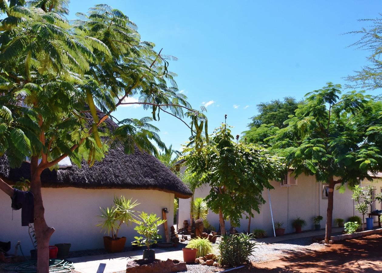 Kamaku Guesthouse Cc Otjiwarongo Buitenkant foto