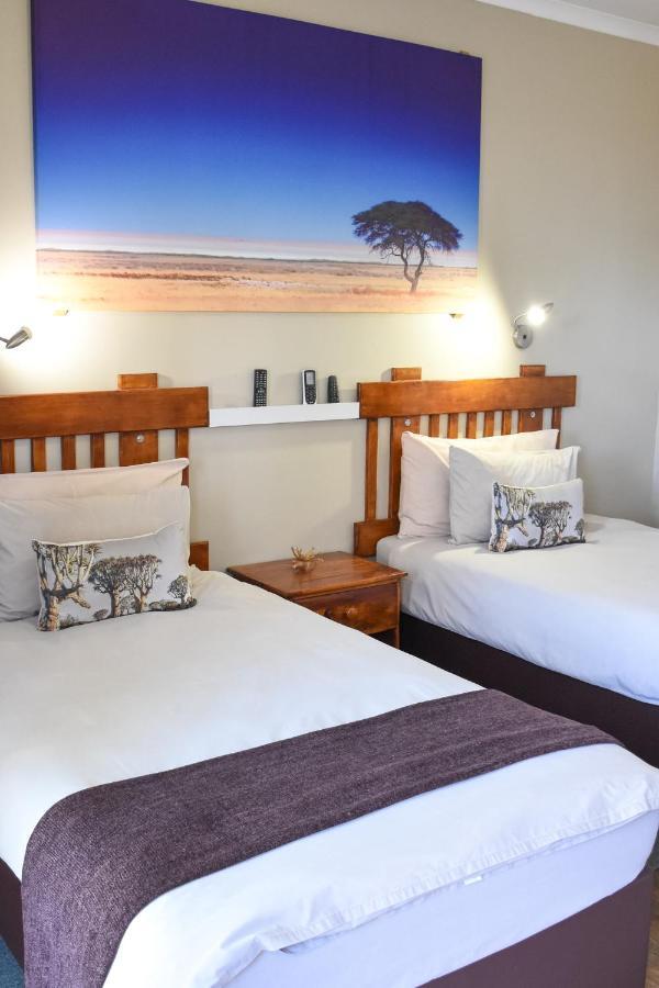 Kamaku Guesthouse Cc Otjiwarongo Buitenkant foto