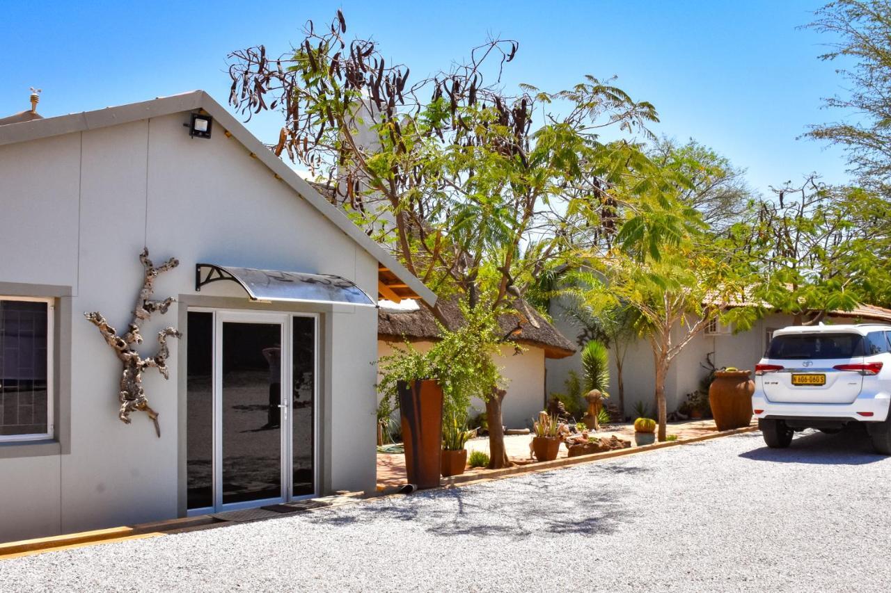 Kamaku Guesthouse Cc Otjiwarongo Buitenkant foto