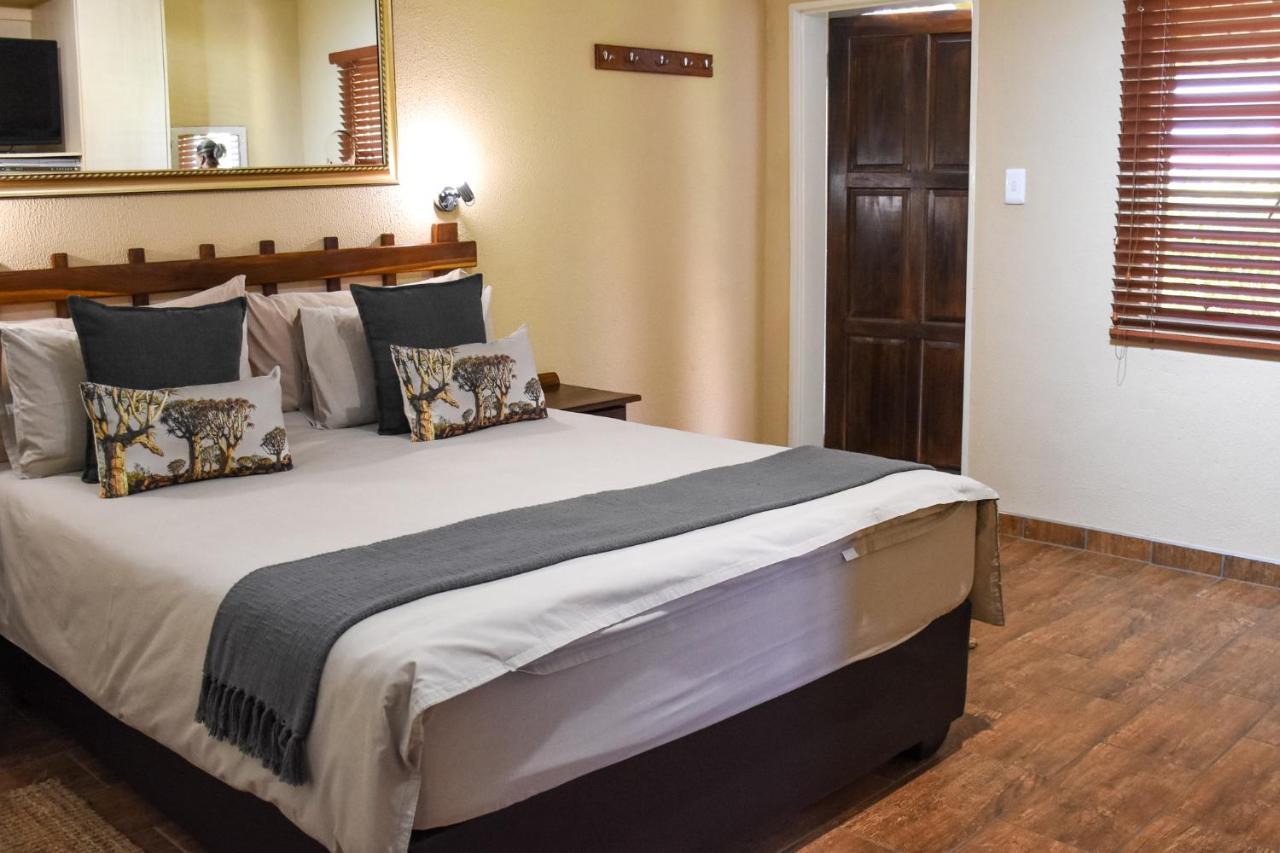 Kamaku Guesthouse Cc Otjiwarongo Buitenkant foto